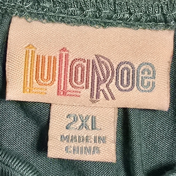 Lularoe Debra Top 2X - Picture 3 of 4